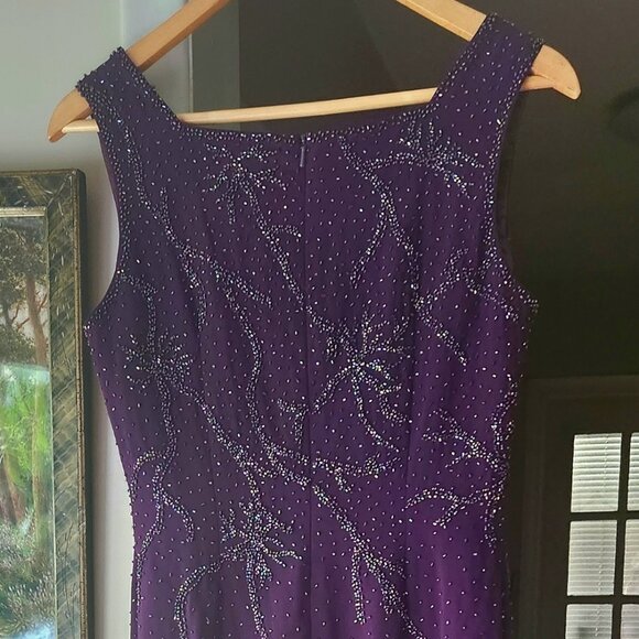 J7 - Exquisite Starburst Fully Beaded Beautiful Maxi Gown - slit in back - Picture 4 of 9